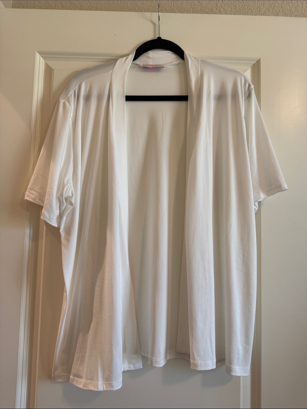 Discount Divas Women’s Open-Front White Cardigan Shrug- Never Worn!!